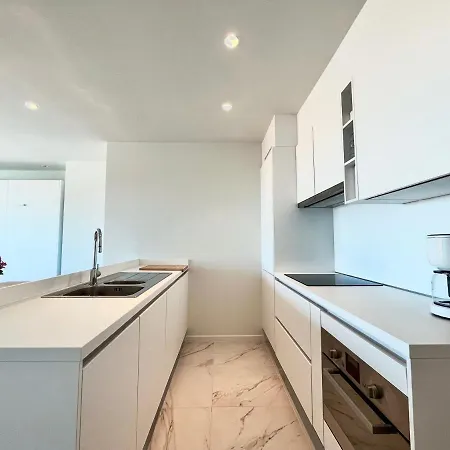 Viviane - Beautifull View, Garage, 200m From 드판