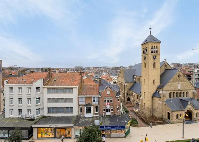 Viviane - Beautifull View, Garage, 200m From 아파트 드판