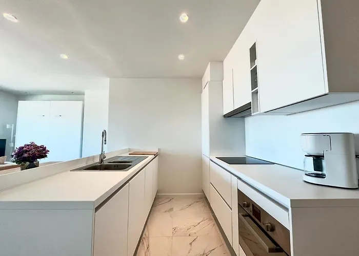 Viviane - Beautifull View, Garage, 200m From 드판